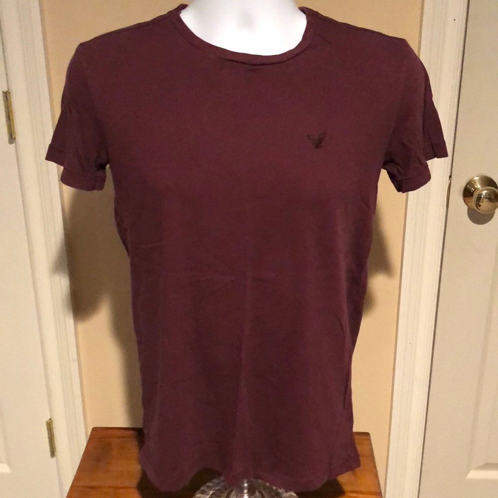 American Eagle T shirt